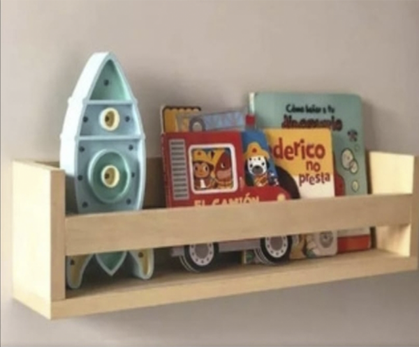 Repisa de madera Montessori